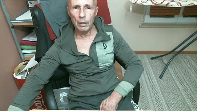 olibrius71 online show from January 2026 06:11:02 PM