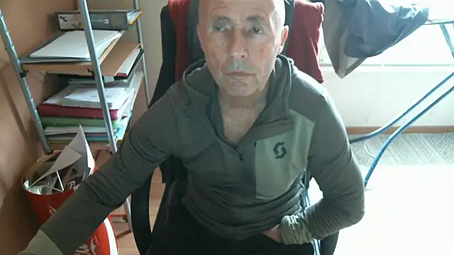 olibrius71 online show from January 2026 01:06:02 PM