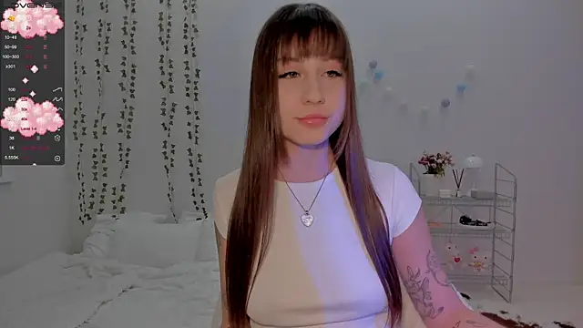 Snapshot of Mary_tiim chatting on February 2025 05:00:01 PM Mary tiim online show from February 2025 05:00:01 PM