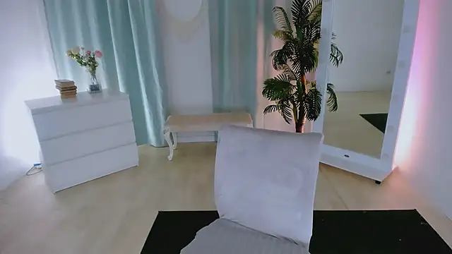 Karinella x online show from June 2026 12:15:02 PM