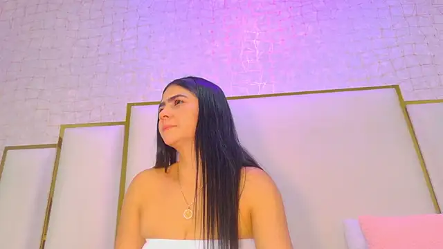 Snapshot of paola_rodriguez chatting on June 2026 11:49:01 AM paola rodriguez online show from June 2026 11:49:01 AM