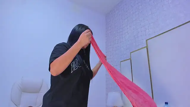 paola rodriguez online show from December 2025 11:34:02 AM