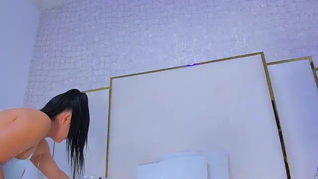 paola rodriguez online show from November 2025 11:31:02 AM