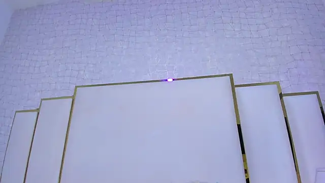 paola rodriguez online show from December 2025 12:00:02 PM