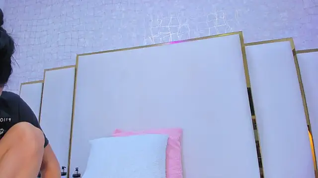 paola rodriguez online show from September 2025 11:27:01 AM