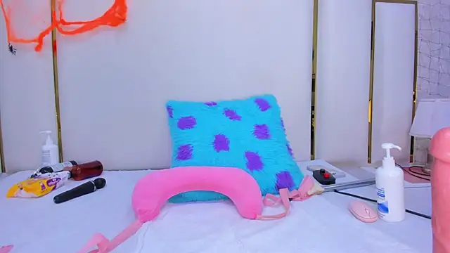 paola rodriguez online show from October 2025 12:04:01 PM