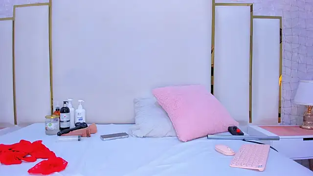 paola rodriguez online show from November 2025 11:24:01 AM