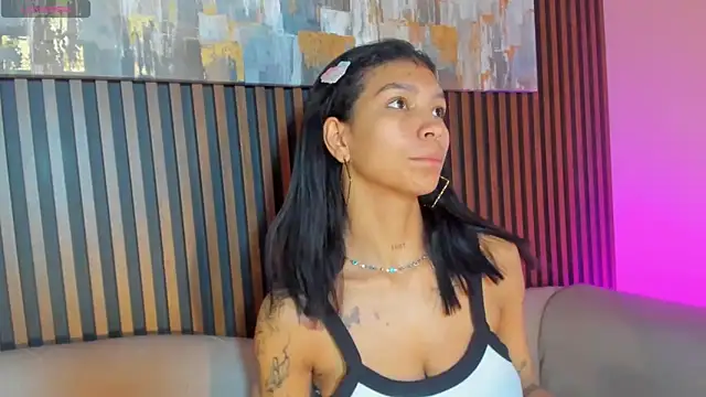 LauraAristizabal online show from December 2025 12:55:01 PM