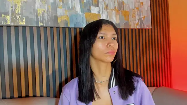 LauraAristizabal online show from December 2025 12:19:02 PM