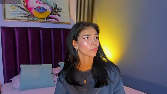 LauraAristizabal online show from April 2026 12:39:01 PM