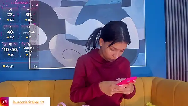 LauraAristizabal online show from March 2025 01:35:02 PM