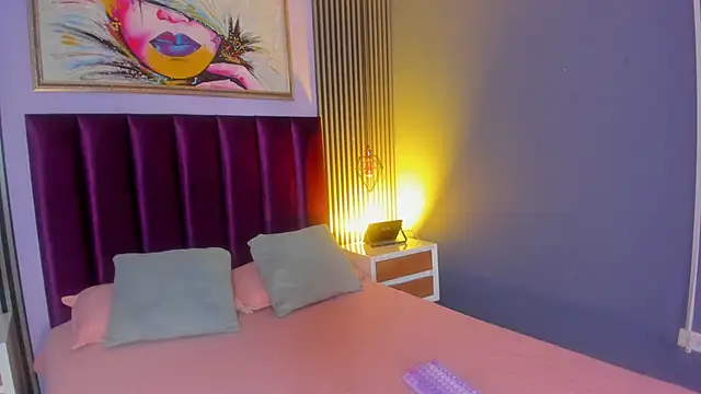 LauraAristizabal online show from April 2026 12:45:01 PM