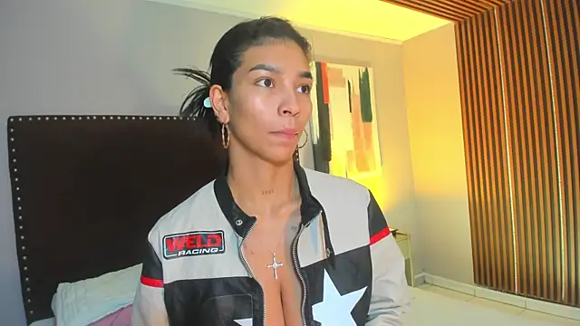 LauraAristizabal online show from February 2026 12:13:02 PM