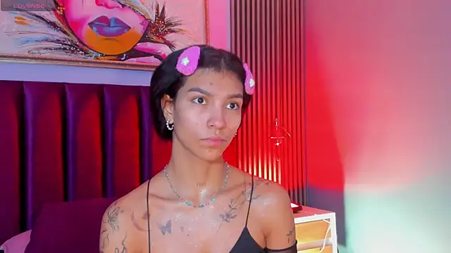 LauraAristizabal online show from November 2025 12:39:02 PM