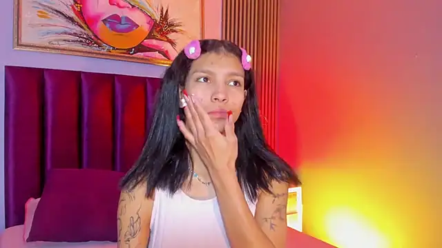 LauraAristizabal online show from November 2025 12:49:01 PM