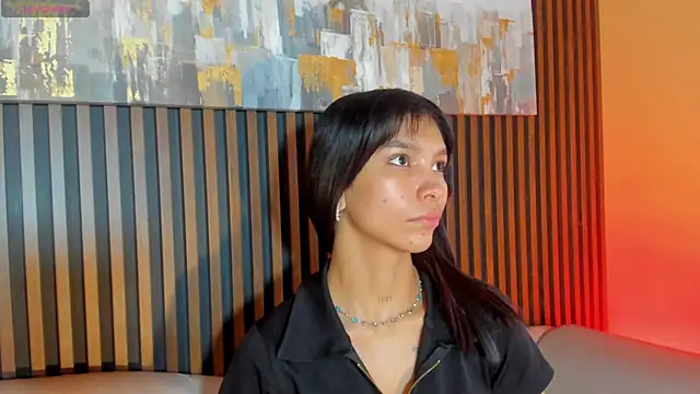 LauraAristizabal online show from December 2025 12:31:01 PM