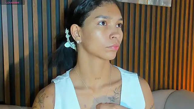 LauraAristizabal online show from February 2026 12:28:02 PM