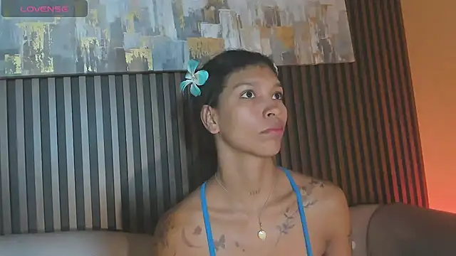 LauraAristizabal online show from October 2025 12:28:02 PM