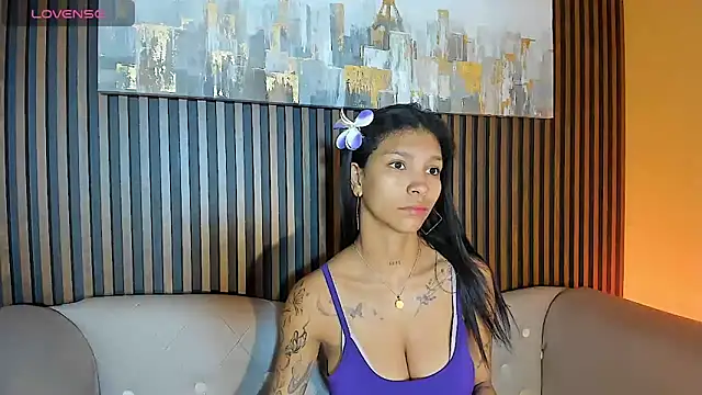 LauraAristizabal online show from September 2025 12:22:01 PM