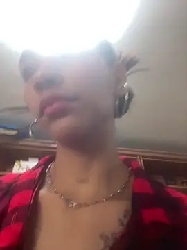 LauraAristizabal online show from April 2026 12:29:01 PM