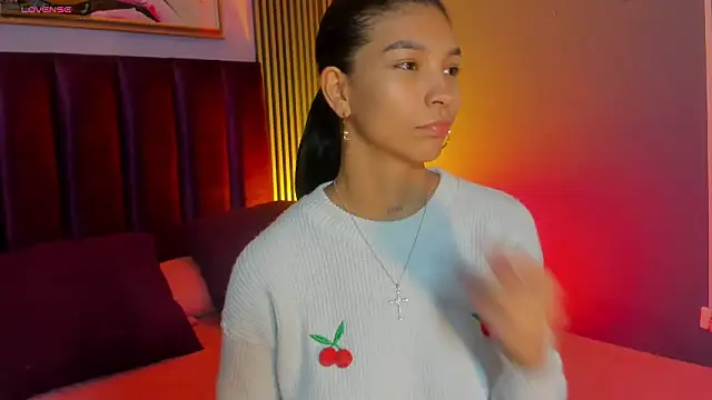 LauraAristizabal online show from February 2026 12:27:01 PM