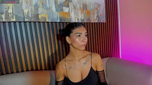 LauraAristizabal online show from March 2026 12:42:02 PM