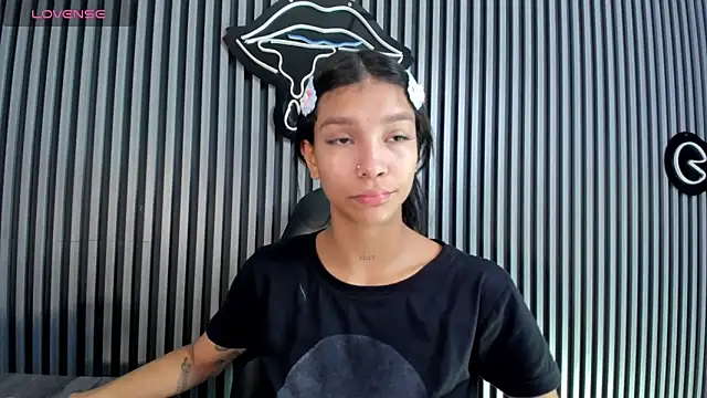 LauraAristizabal online show from February 2025 12:49:02 PM