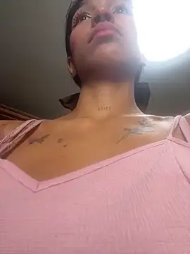 LauraAristizabal online show from April 2026 12:50:01 PM