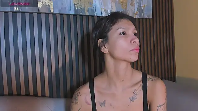 LauraAristizabal online show from September 2025 12:42:02 PM