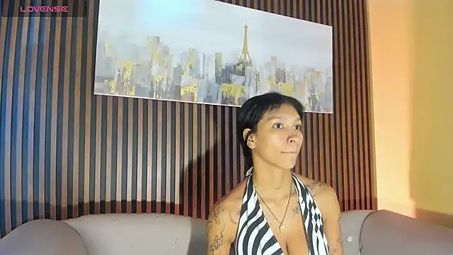 LauraAristizabal online show from October 2025 12:50:02 PM
