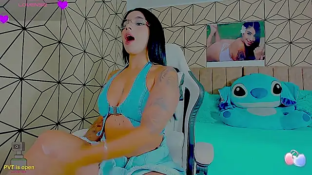 vane lopez  online show from March 2026 07:59:01 PM