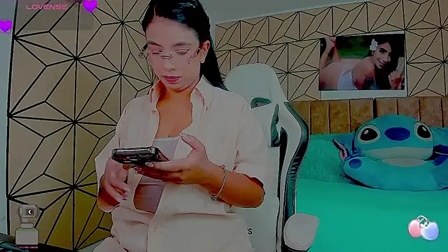 vane lopez  online show from March 2026 07:25:01 PM