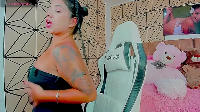 vane lopez  online show from April 2026 07:19:01 PM