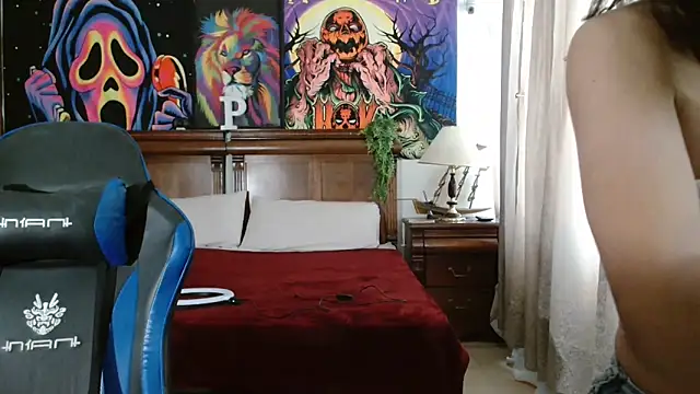 Snapshot of MINI_Petite chatting on February 2025 09:22:01 PM MINI Petite online show from February 2025 09:22:01 PM