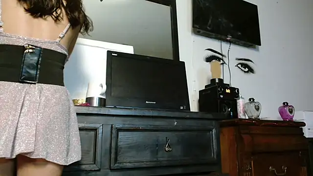 MINI Petite online show from November 2025 01:54:01 AM