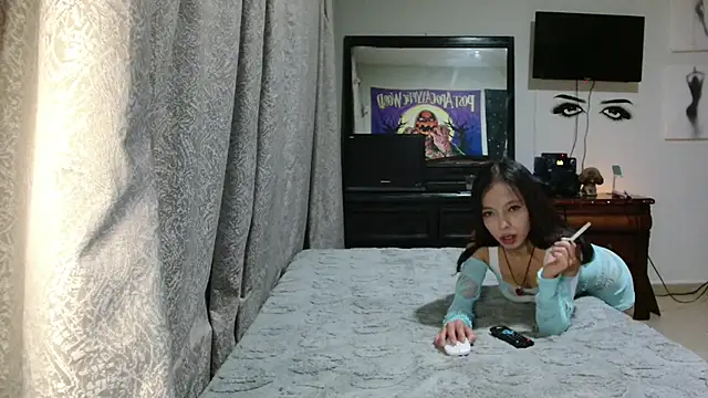 Snapshot of MINI_Petite chatting on October 2025 04:35:01 AM MINI Petite online show from October 2025 04:35:01 AM