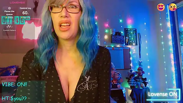 EmmaIsHere online show from November 2025 02:45:02 PM