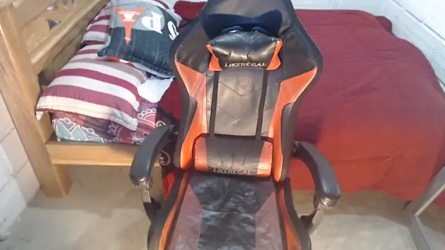 Snapshot of sexyjustin202 chatting on October 2025 02:12:01 AM sexyjustin202 online show from October 2025 02:12:01 AM