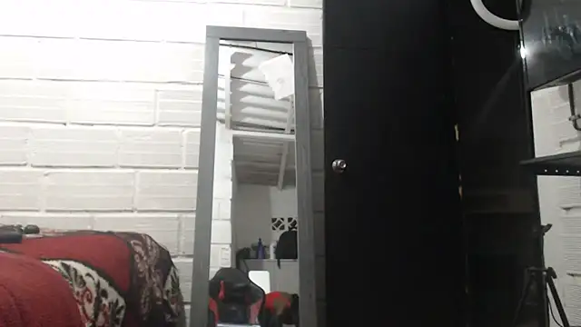 Snapshot of sexyjustin202 chatting on October 2025 12:01:02 AM sexyjustin202 online show from October 2025 12:01:02 AM