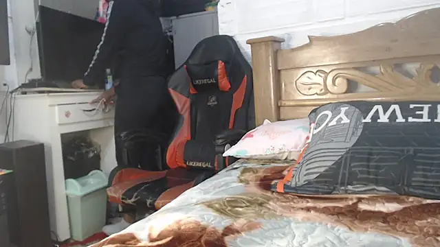 Snapshot of sexyjustin202 chatting on September 2025 12:04:01 AM sexyjustin202 online show from September 2025 12:04:01 AM