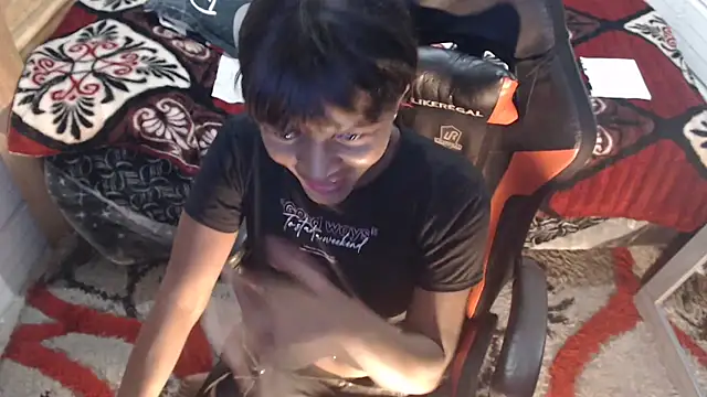 Snapshot of sexyjustin202 chatting on October 2025 03:08:01 AM sexyjustin202 online show from October 2025 03:08:01 AM