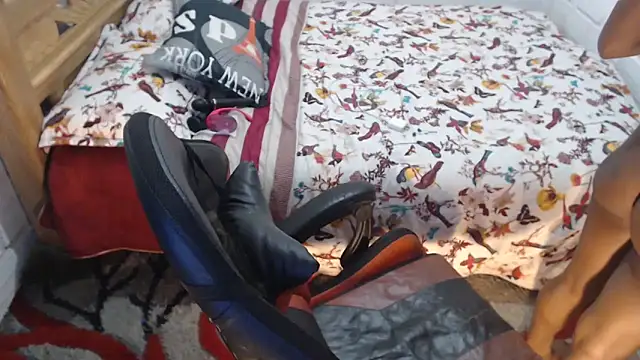 Snapshot of sexyjustin202 chatting on October 2025 10:32:01 PM sexyjustin202 online show from October 2025 10:32:01 PM