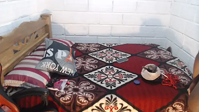 sexyjustin202 online show from February 2026 09:15:01 PM