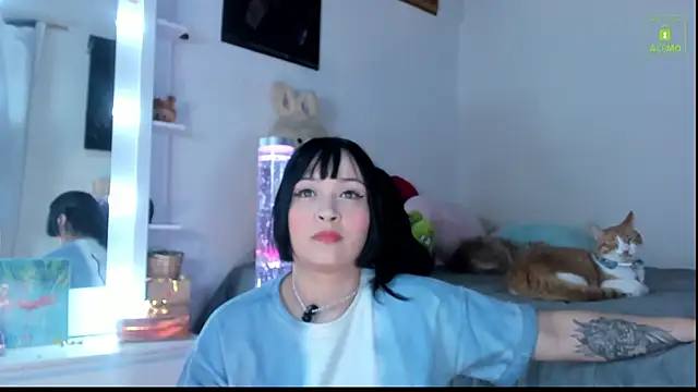 Snapshot of miaa-lee chatting on November 2025 03:43:01 AM miaa-lee online show from November 2025 03:43:01 AM