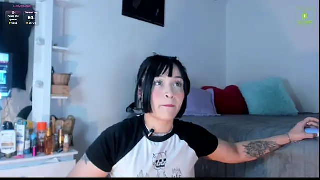 Snapshot of miaa-lee chatting on November 2025 04:05:02 AM miaa-lee online show from November 2025 04:05:02 AM