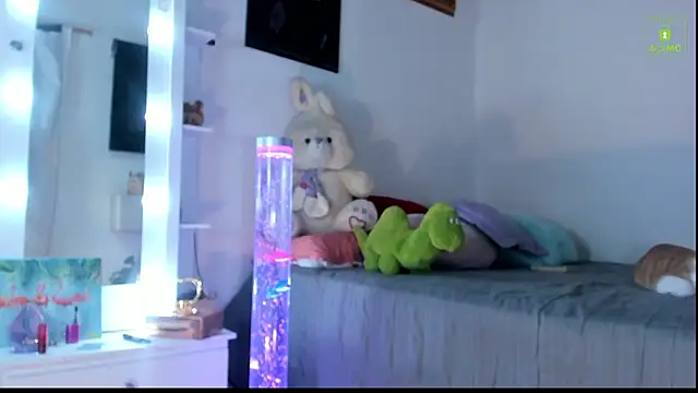 Snapshot of miaa-lee chatting on November 2025 01:43:02 AM miaa-lee online show from November 2025 01:43:02 AM