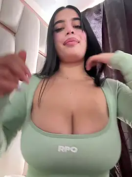 perla kem  online show from February 2026 04:47:01 PM