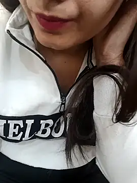 CuteSarikaLIVE online show from November 2025 04:01:01 AM