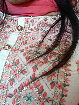 Snapshot of CuteSarikaLIVE chatting on February 2026 04:24:01 AM CuteSarikaLIVE online show from February 2026 04:24:01 AM