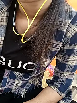 Snapshot of CuteSarikaLIVE chatting on February 2026 03:58:01 AM CuteSarikaLIVE online show from February 2026 03:58:01 AM